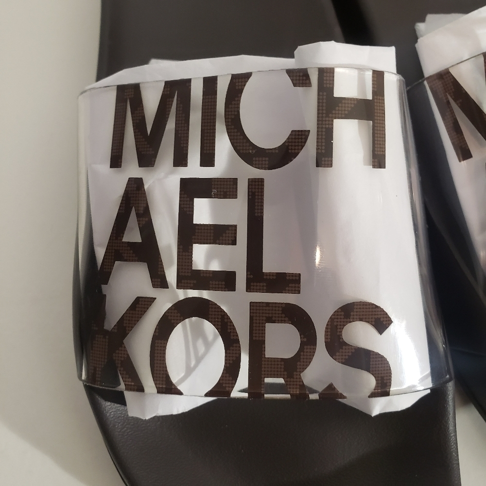 Michael Kors Gilmore Logo Print size 6 NWOT - Picture 4 of 10